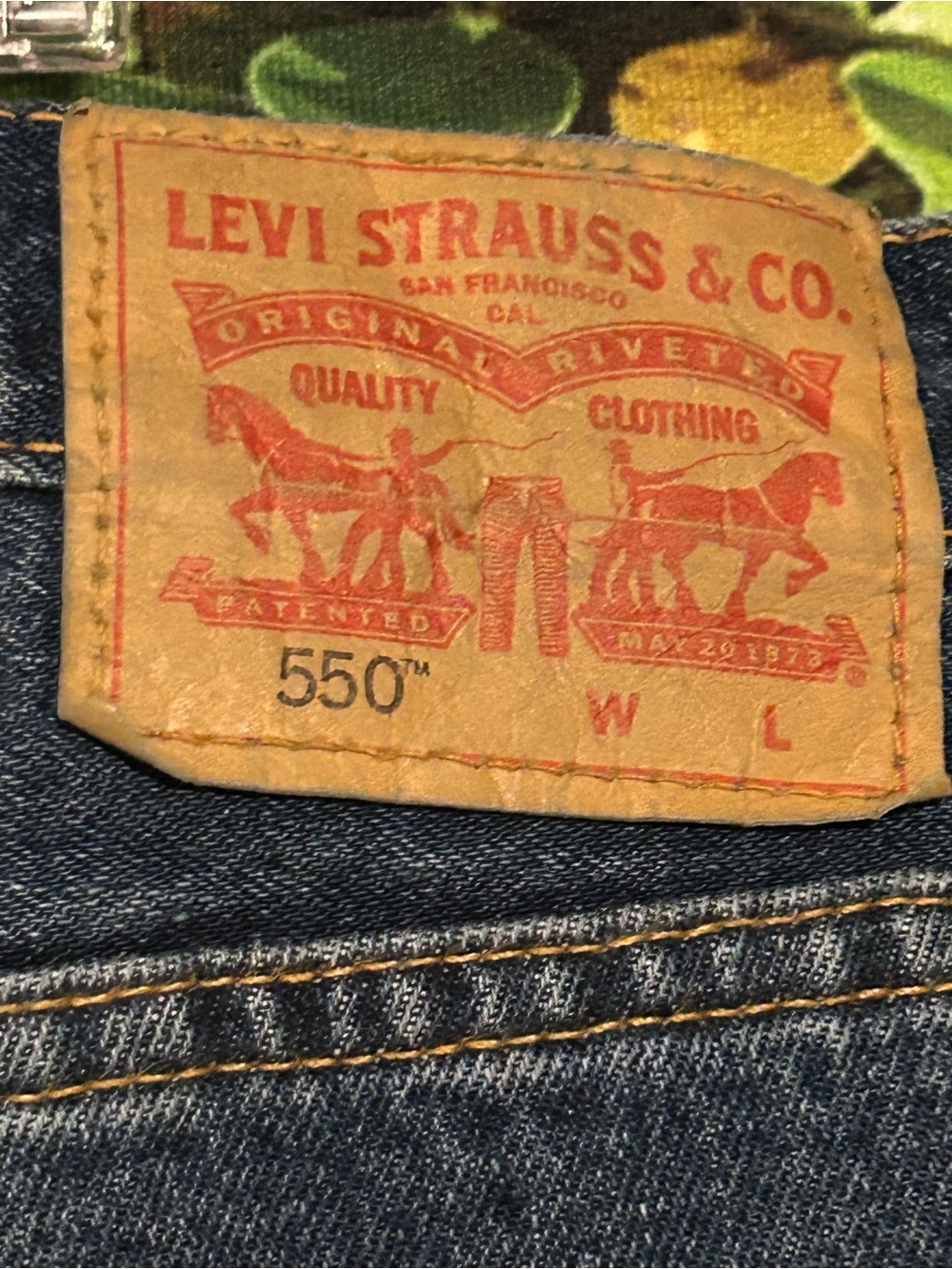 Levi 550 Denim Jeans Mens Reg Fit 46 x 32 Blue Dark Wash - Picture 4 of 6